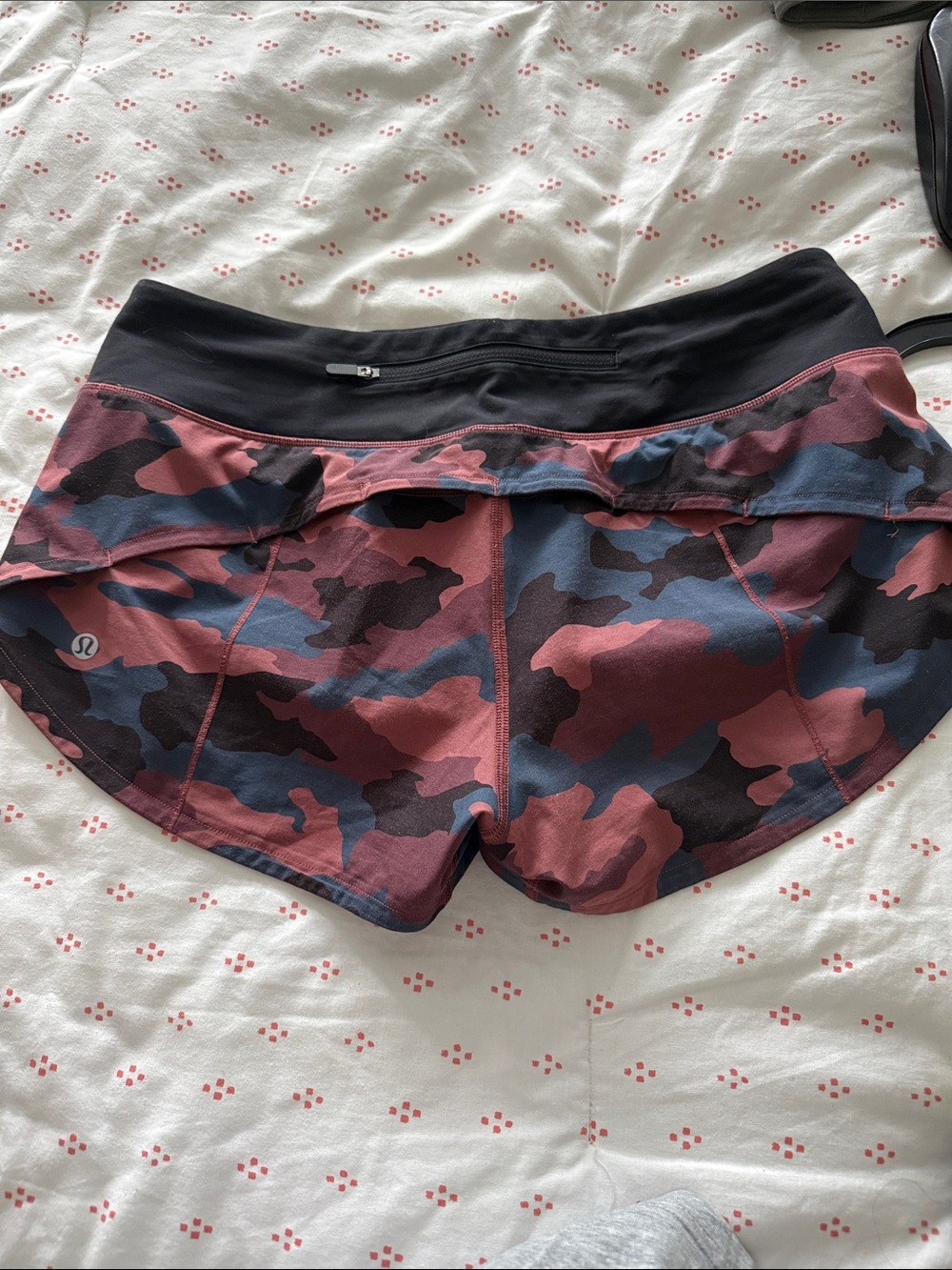 Lululemon shorts. Size 6, 2.5 in inner seam. - Picture 2 of 5